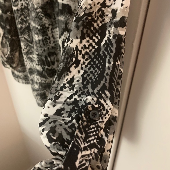 Black & White Snake Print Front Zipper Blouse - Picture 16 of 16